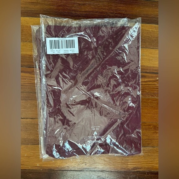 NWT MADEWELL V-Neck Short Sleeve T-Shirt XS, Red Wine - Picture 4 of 5